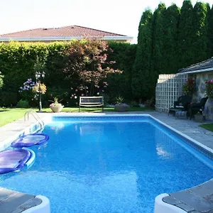 The Stone Hedge Bed & Breakfast Richmond